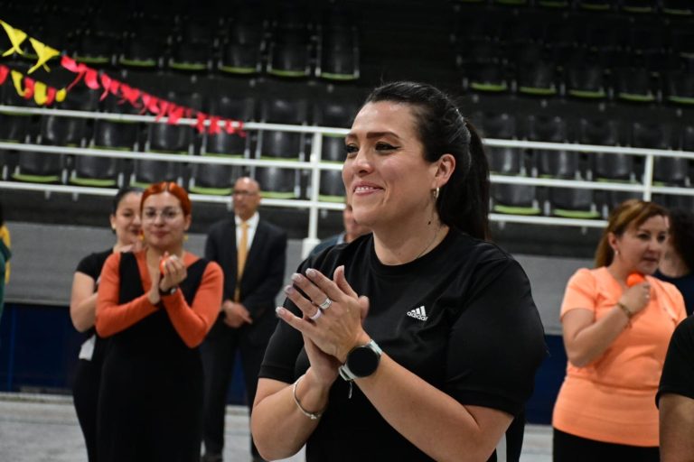 Fotografía maratón de bienvenida semestre 2024-2- zumba