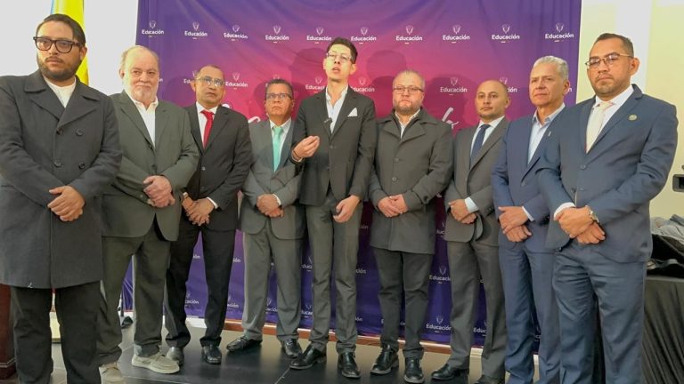 foto grupal radicación proyecto de ley