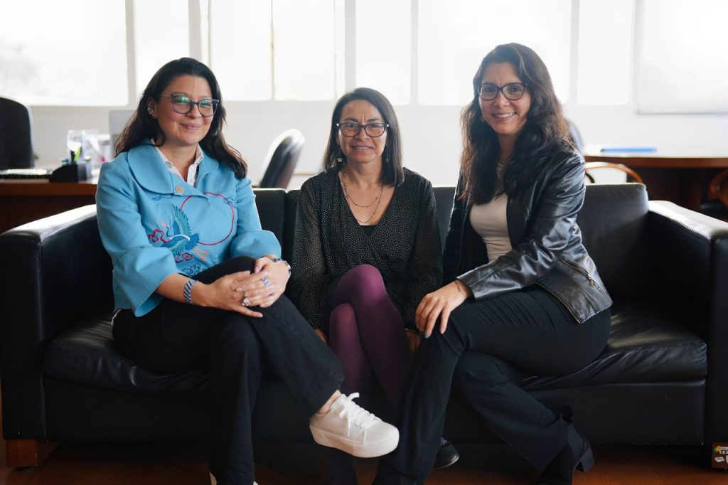 foto egresadas educación preescolar que trabajan en el MEN