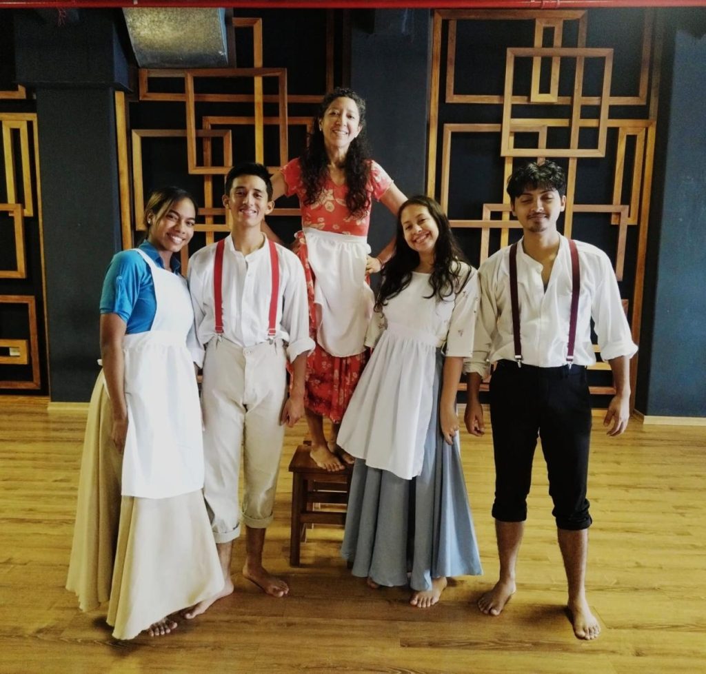 grupo danza La Pepper de Ecuador
