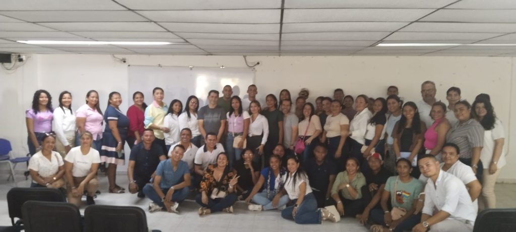 Fotografía de estudiantes de la licenciatura en Educación Básica Primaria de Magdalena.