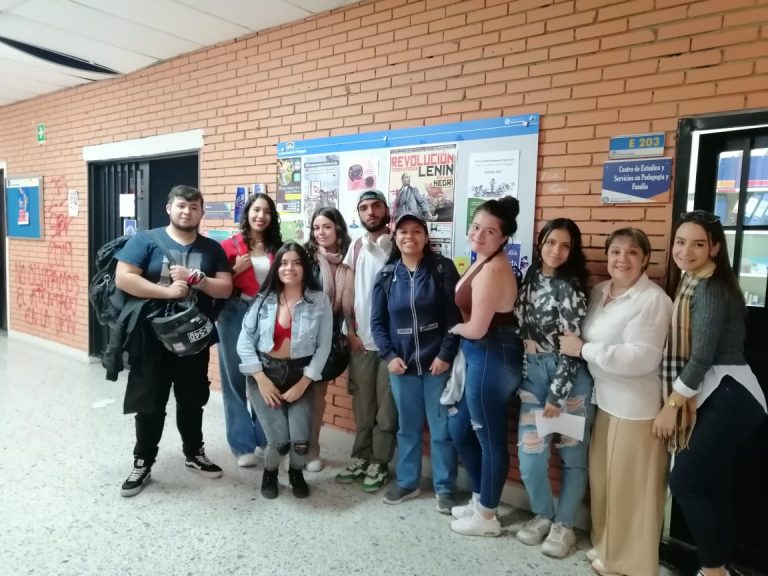 Fotos de equipo del Centro de Familia