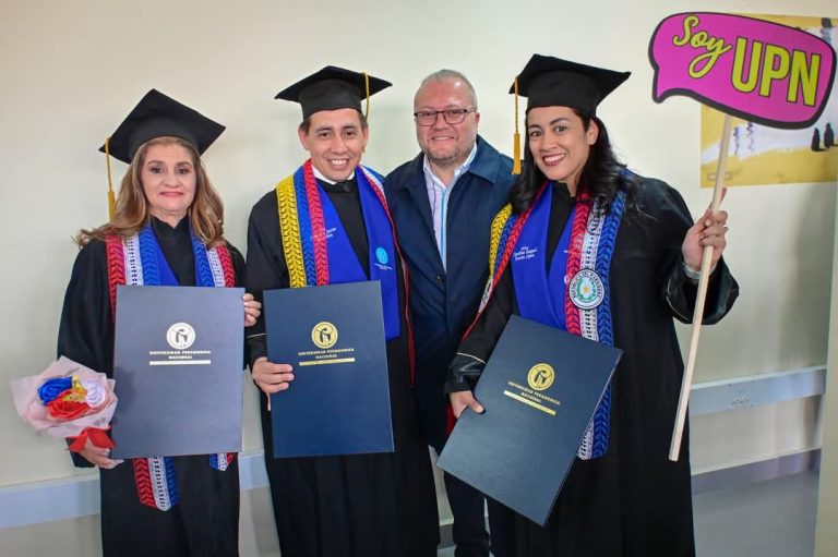 Foto grados BECAL pARAGUAY