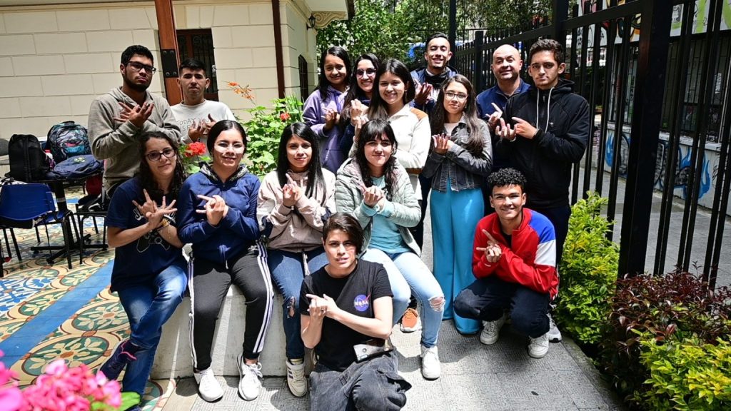 Fotografía personas lengua de señas